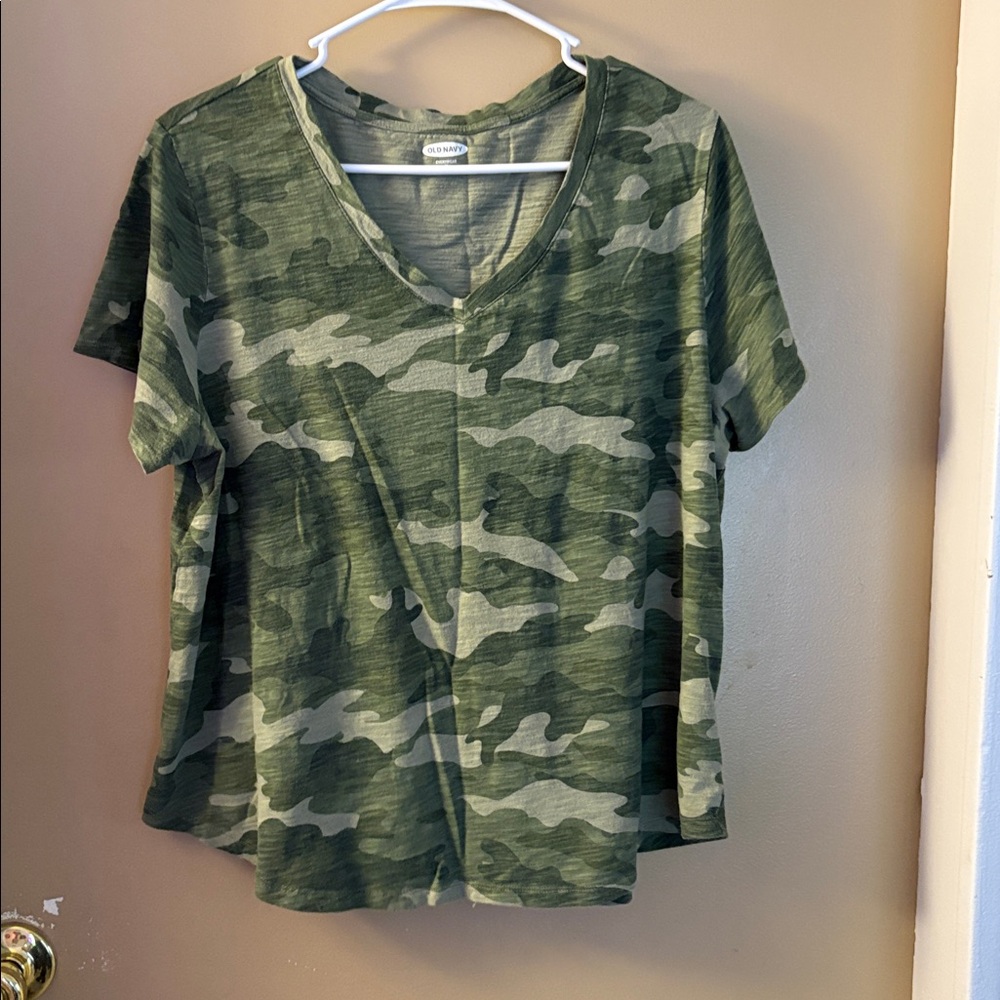 Old Navy Green Camouflage Tee